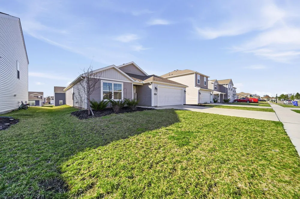 3057 Lamptonridge Dr, Columbus, OH 43232