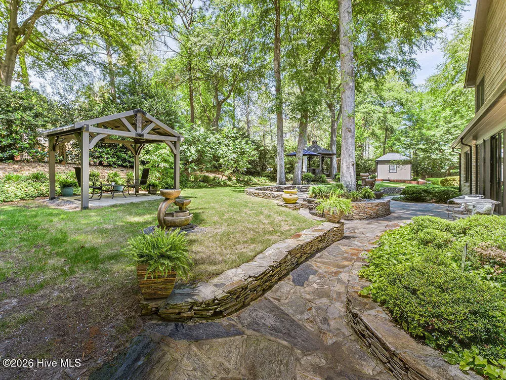 4 Village Ln, Pinehurst, NC 28374