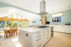King Edwards Grove, Teddington, TW11 photo 13