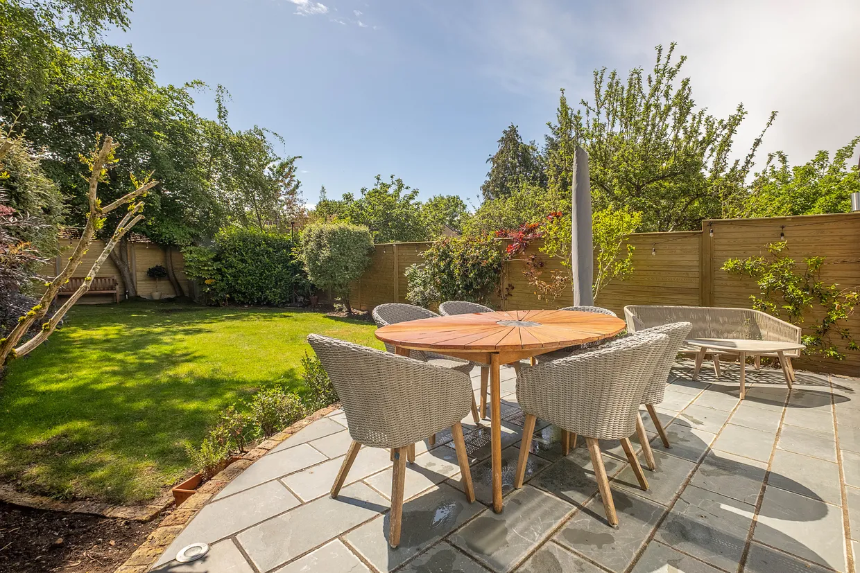 King Edwards Grove, Teddington, TW11 photo 15