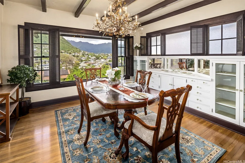 2110 Kakela Pl, Honolulu, HI 96822