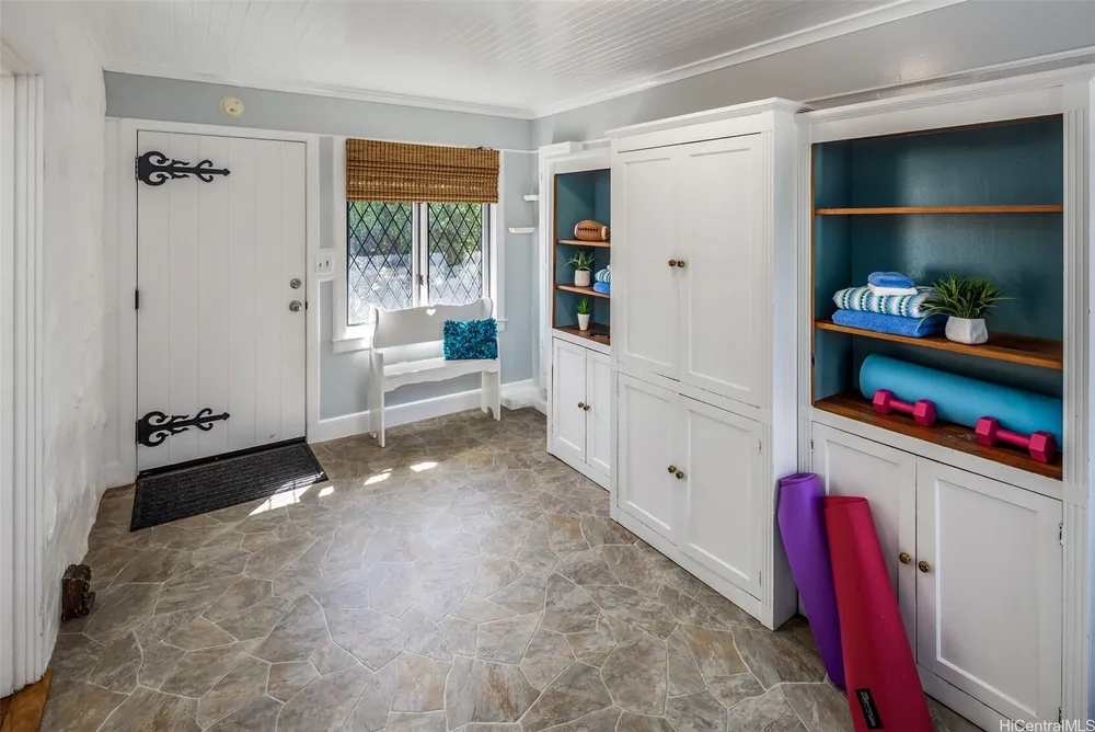 2110 Kakela Pl, Honolulu, HI 96822