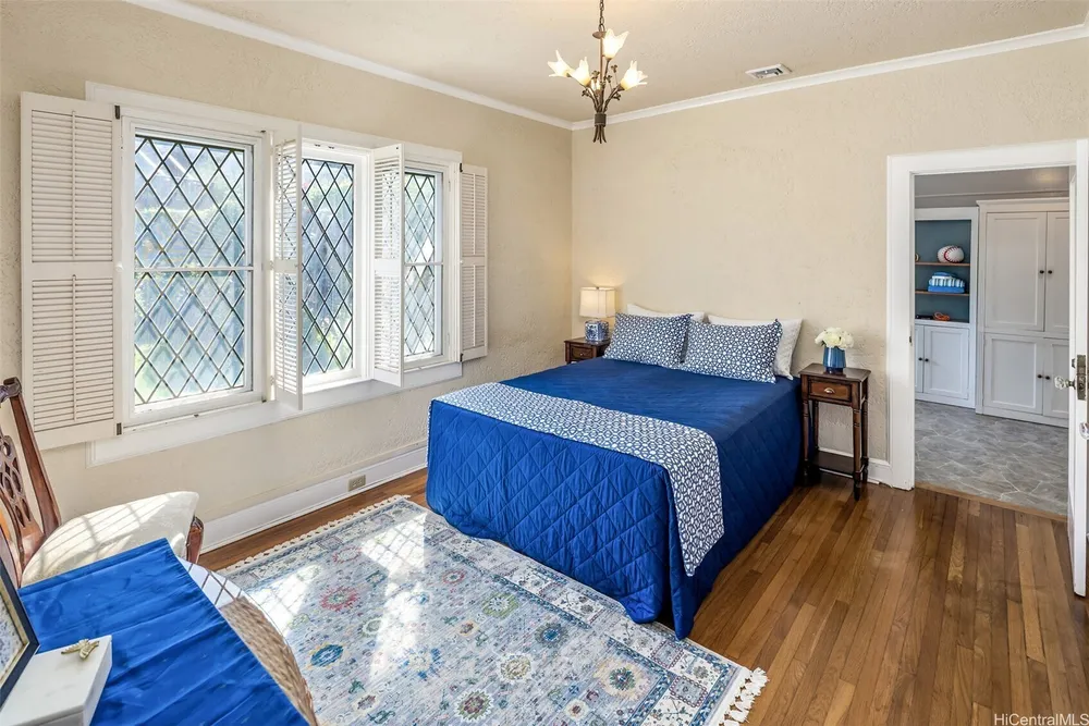 2110 Kakela Pl, Honolulu, HI 96822
