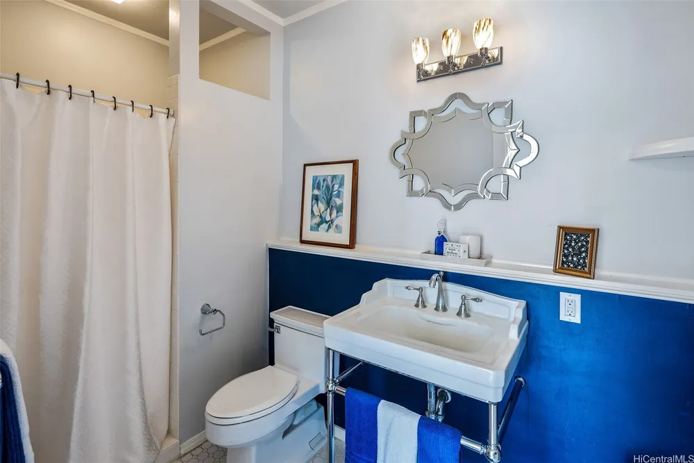 2110 Kakela Pl, Honolulu, HI 96822