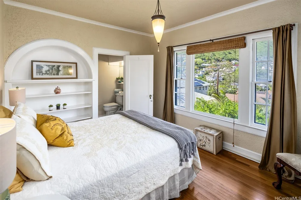 2110 Kakela Pl, Honolulu, HI 96822