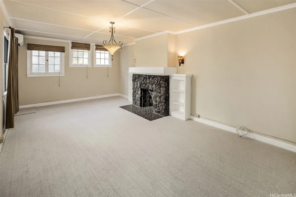 2110 Kakela Pl, Honolulu, HI 96822
