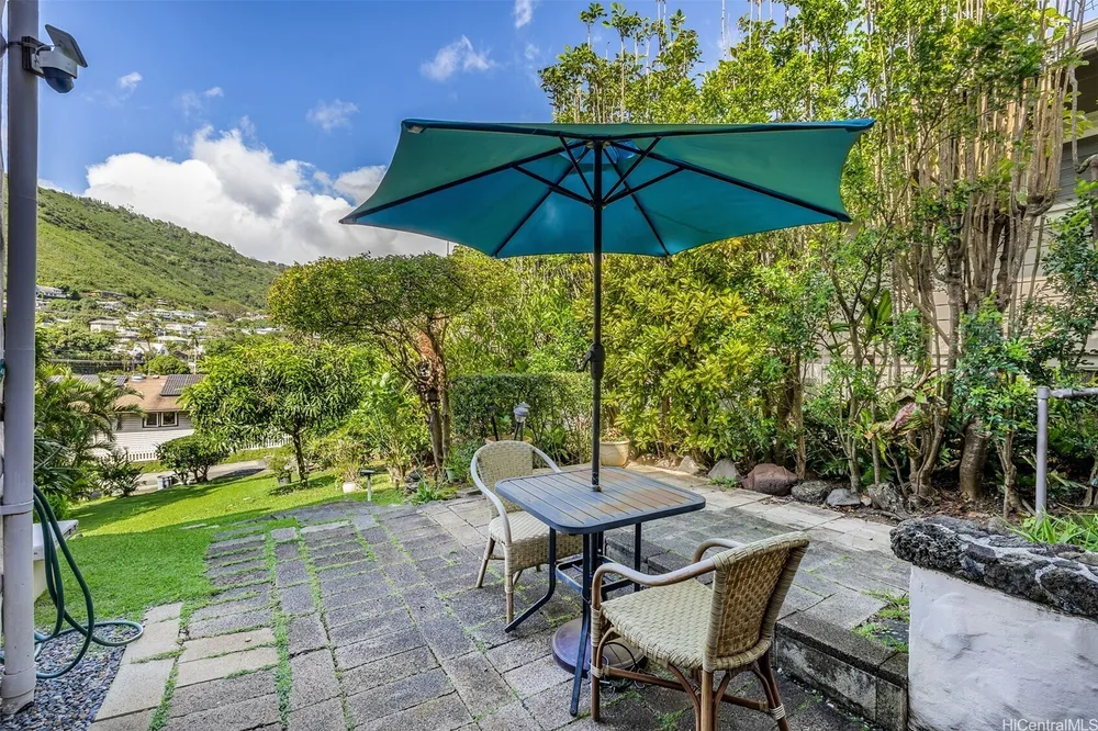 2110 Kakela Pl, Honolulu, HI 96822
