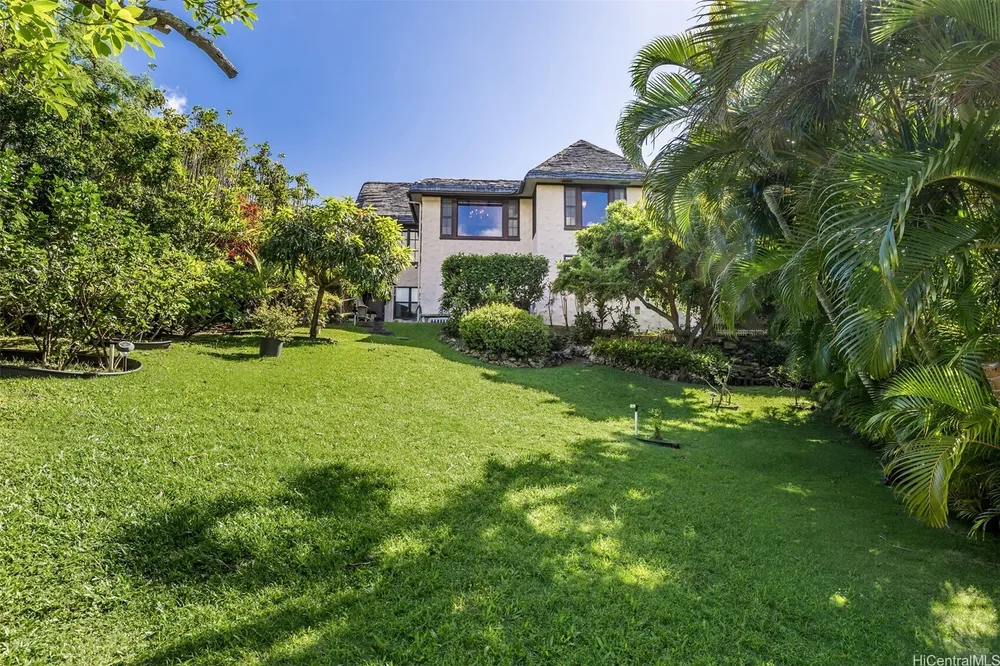 2110 Kakela Pl, Honolulu, HI 96822