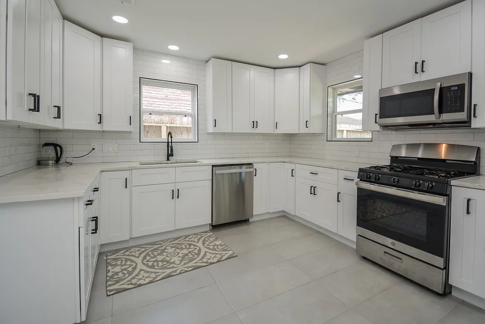 6042 Willowbend Boulevard, Houston, TX 77096-4731