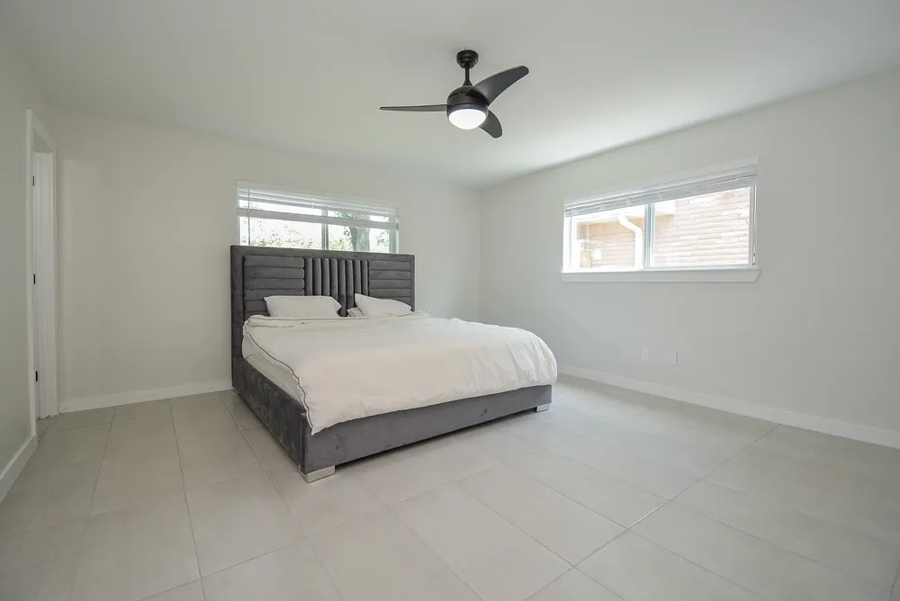 6042 Willowbend Boulevard, Houston, TX 77096-4731