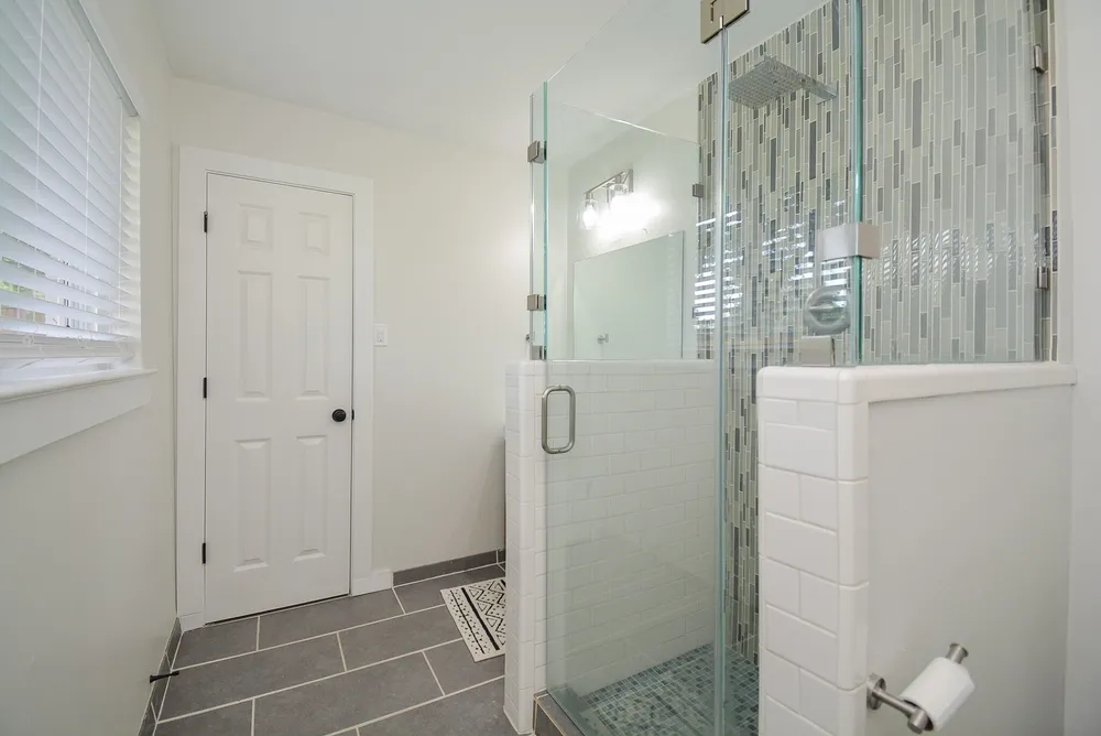 6042 Willowbend Boulevard, Houston, TX 77096-4731