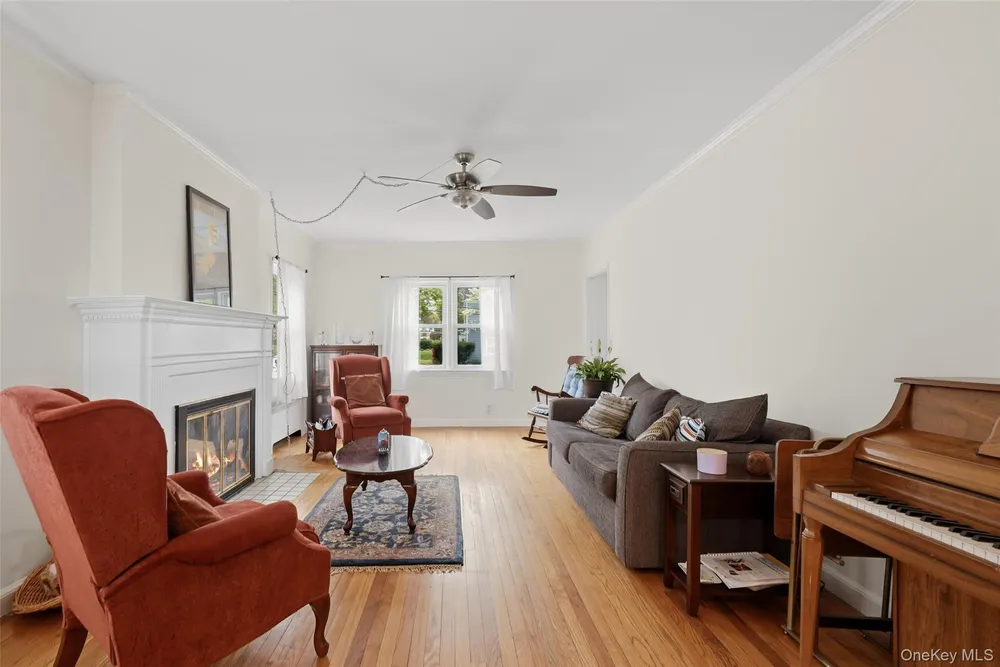 61 Jane St, Hartsdale, NY 10530