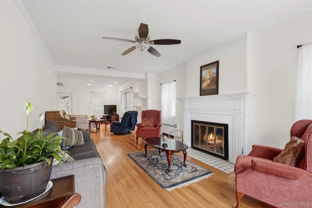 61 Jane St, Hartsdale, NY 10530