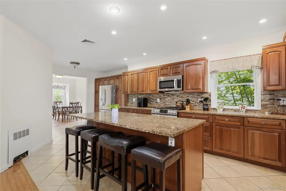 61 Jane St, Hartsdale, NY 10530