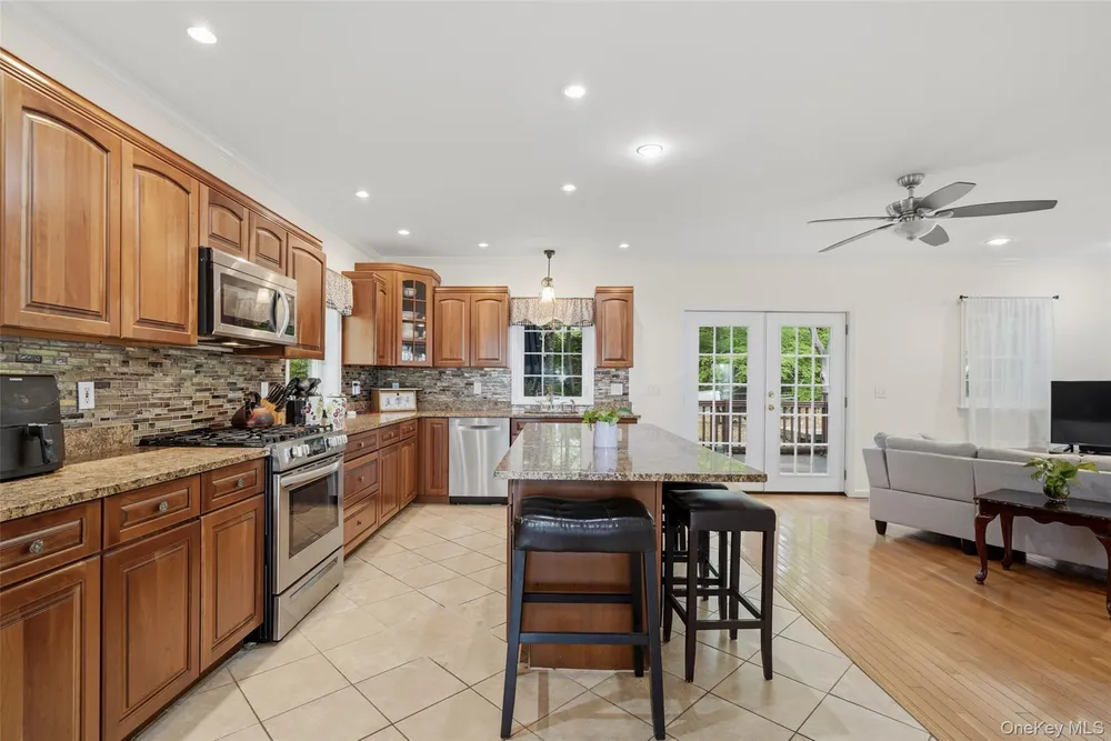61 Jane St, Hartsdale, NY 10530
