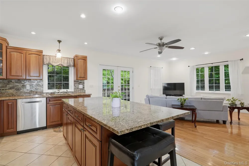 61 Jane St, Hartsdale, NY 10530