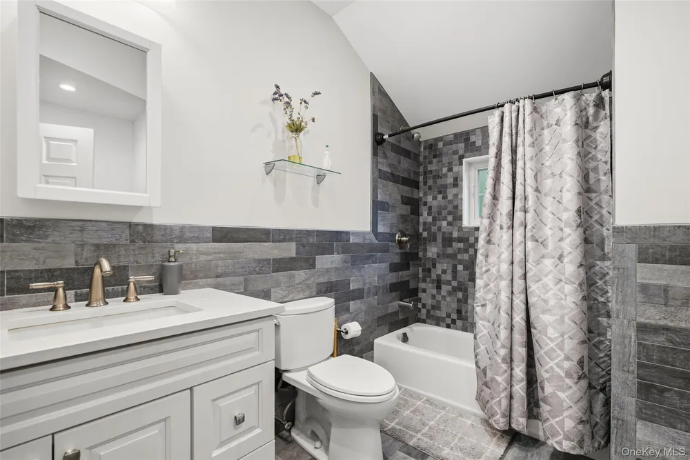 61 Jane St, Hartsdale, NY 10530