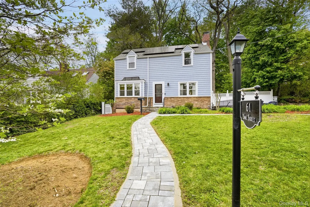 61 Jane St, Hartsdale, NY 10530