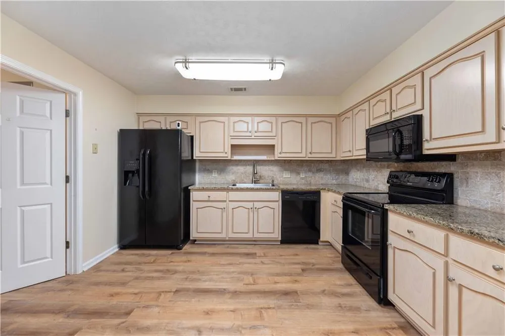 6 Virginia St, Phenix City, AL 36869