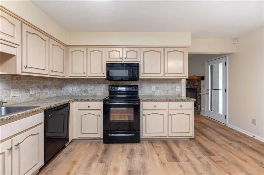 6 Virginia St, Phenix City, AL 36869
