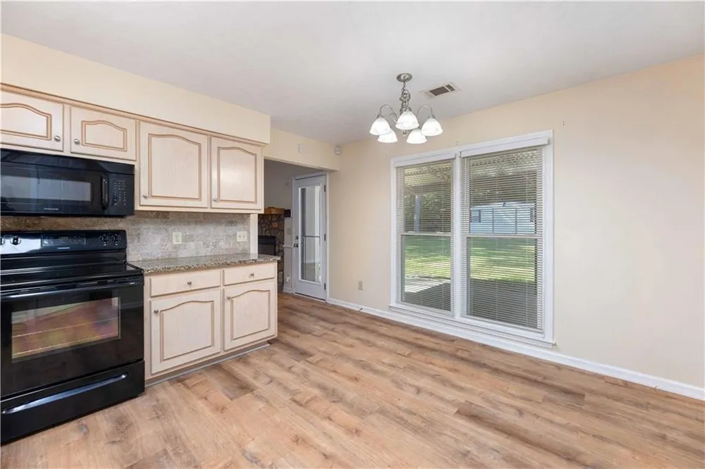 6 Virginia St, Phenix City, AL 36869