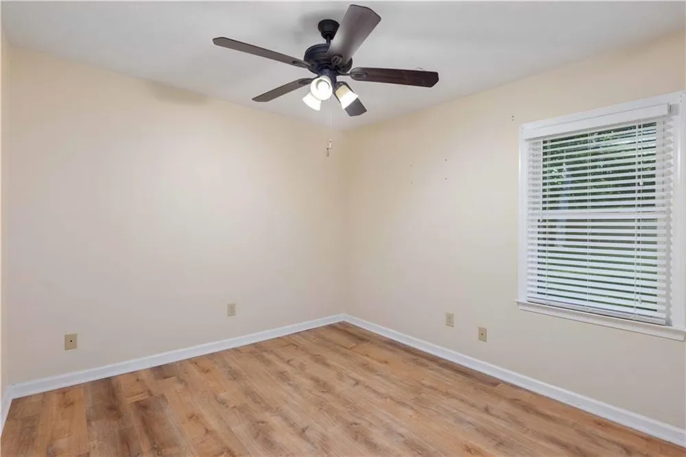 6 Virginia St, Phenix City, AL 36869