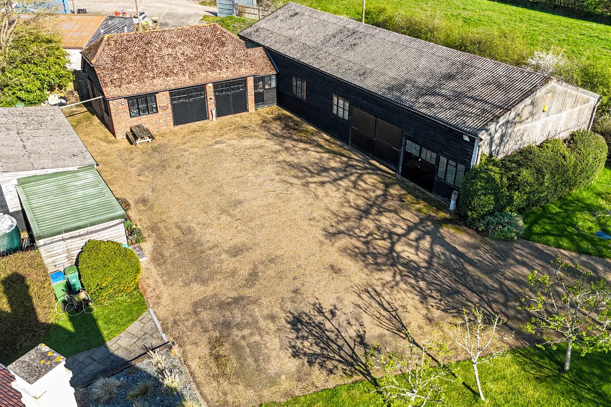 Okehurst Lane, Billingshurst, RH14 photo 4