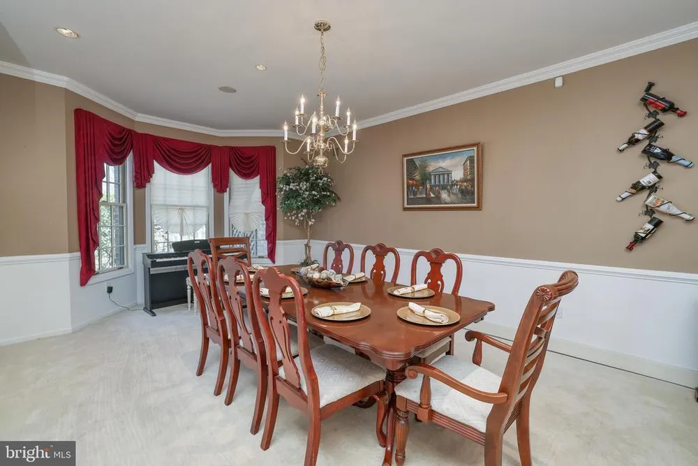 15 Scenic Dr, Ewing, NJ 08628