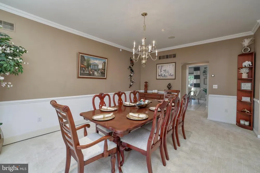 15 Scenic Dr, Ewing, NJ 08628