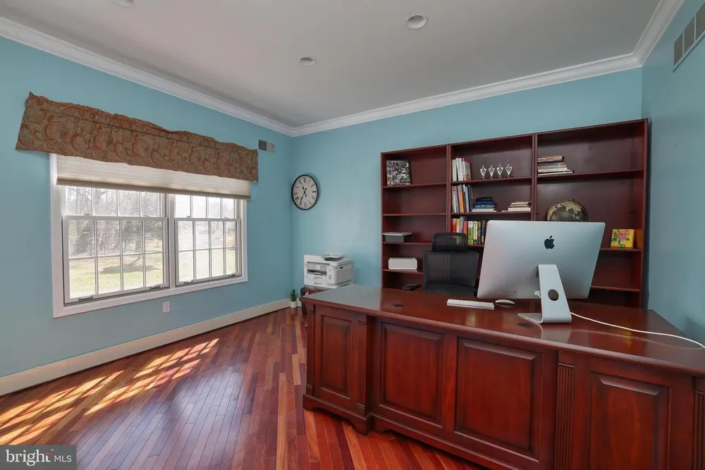 15 Scenic Dr, Ewing, NJ 08628