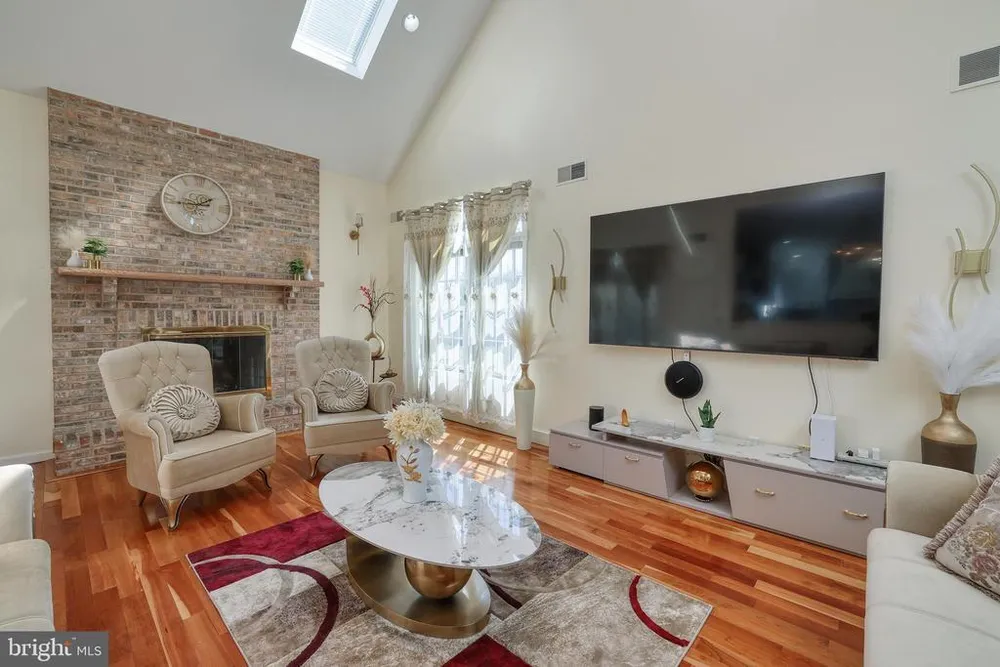 15 Scenic Dr, Ewing, NJ 08628