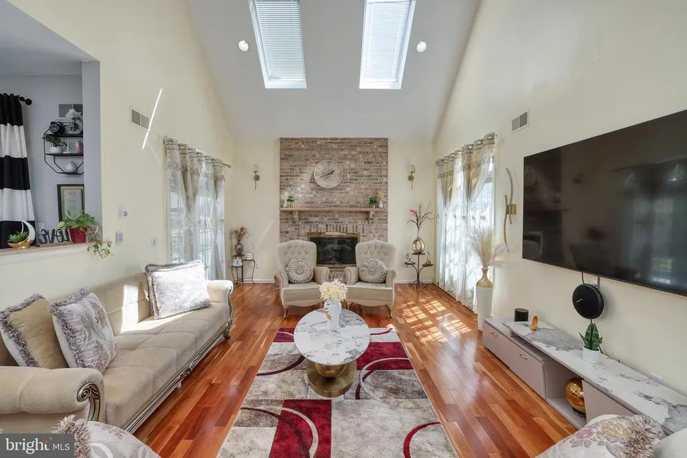 15 Scenic Dr, Ewing, NJ 08628