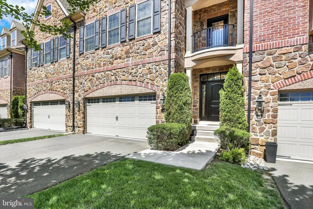 49 David Dr, Newtown, PA 18940