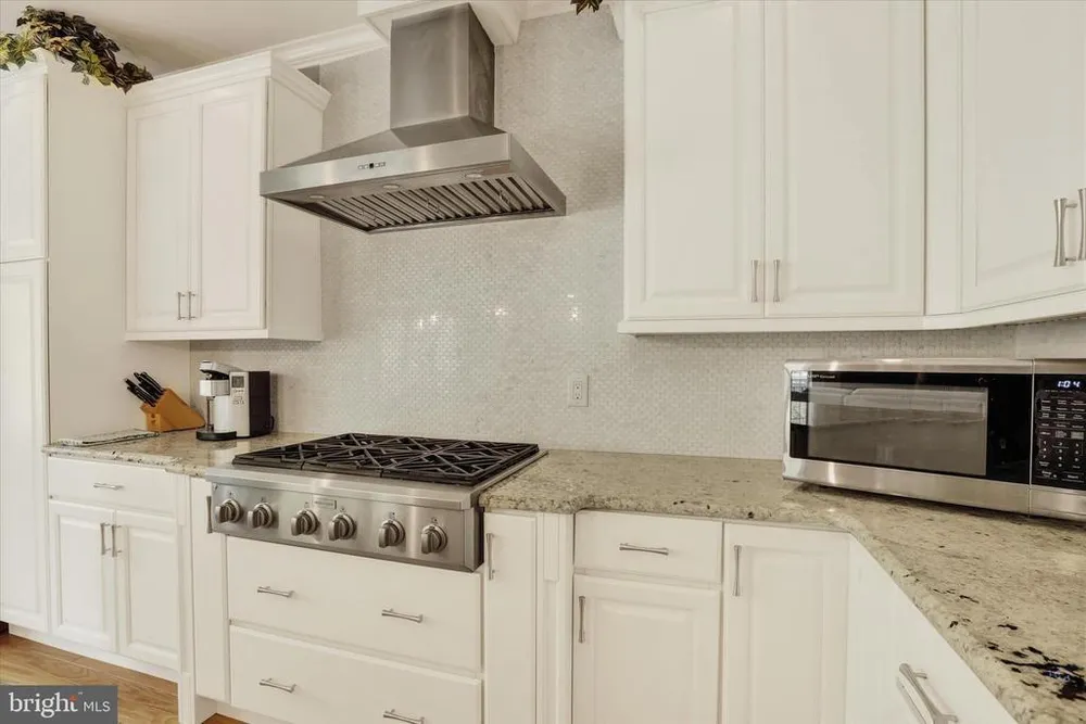 49 David Dr, Newtown, PA 18940