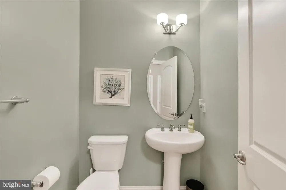 49 David Dr, Newtown, PA 18940