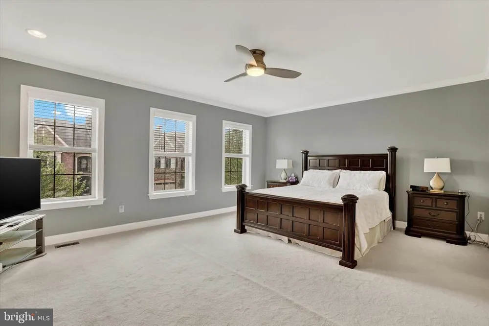 49 David Dr, Newtown, PA 18940
