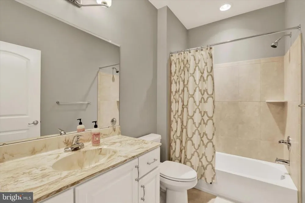 49 David Dr, Newtown, PA 18940