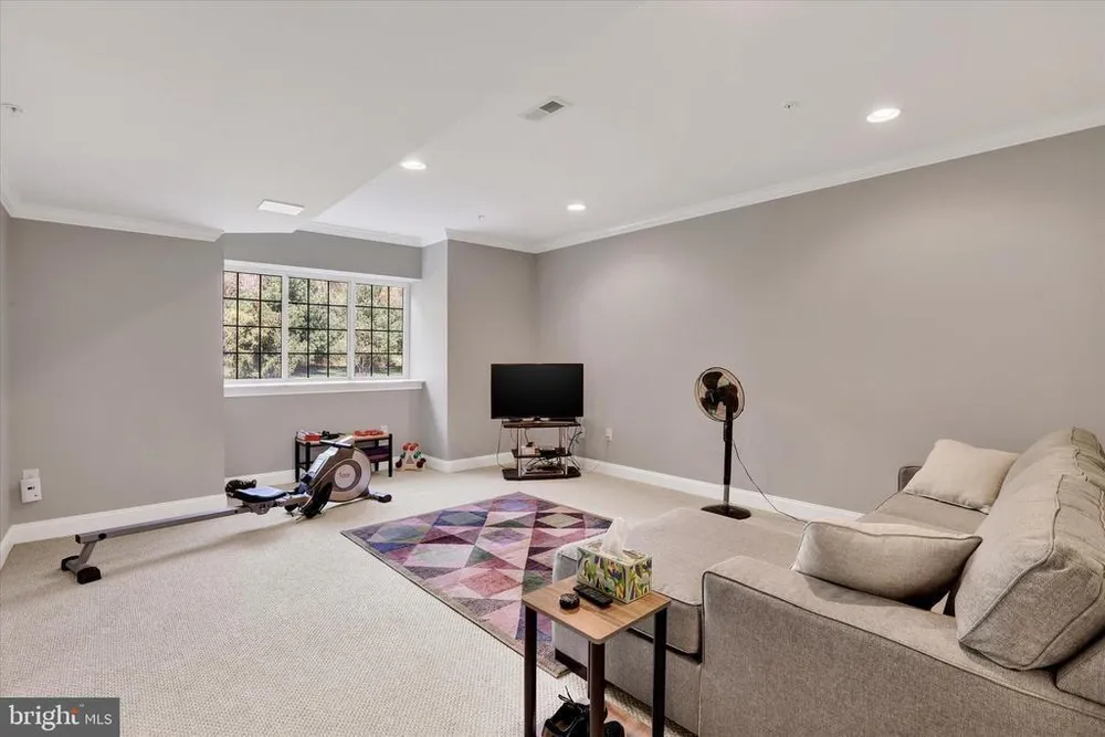 49 David Dr, Newtown, PA 18940