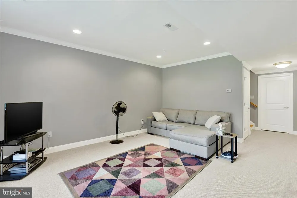 49 David Dr, Newtown, PA 18940