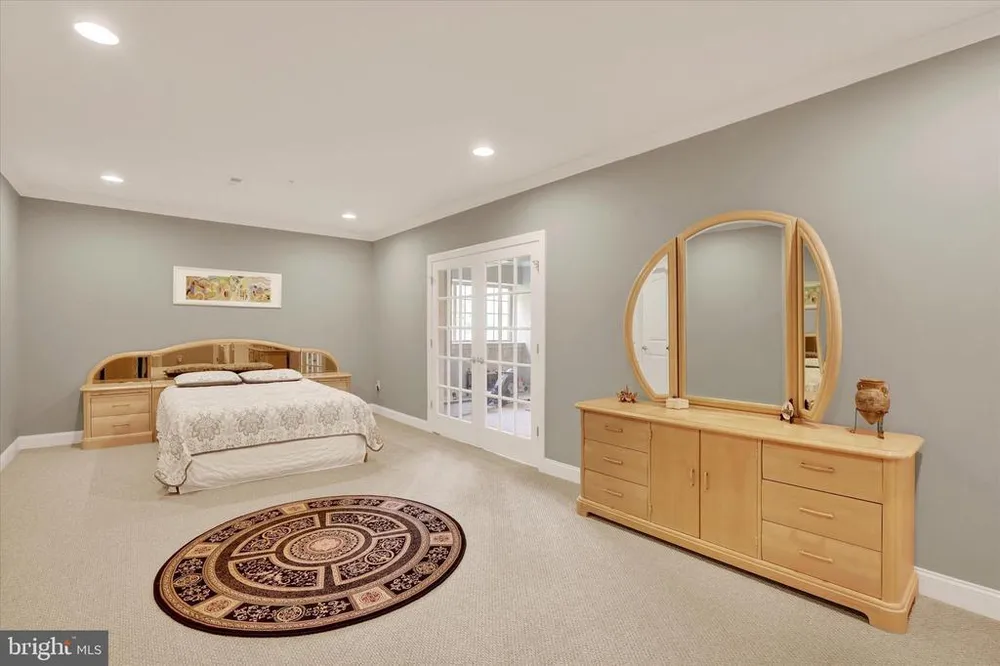 49 David Dr, Newtown, PA 18940