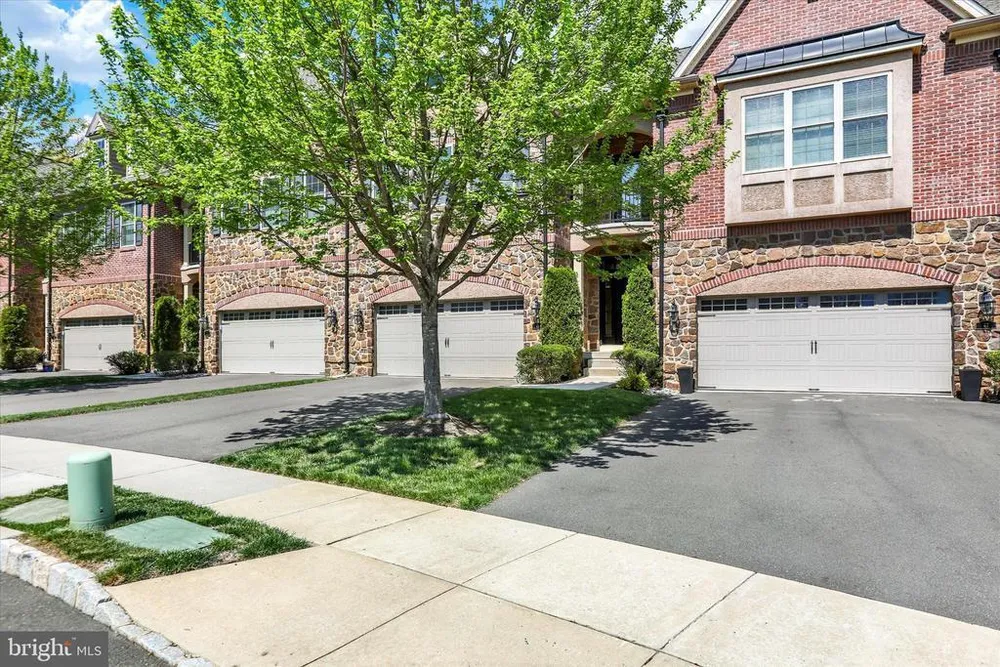 49 David Dr, Newtown, PA 18940