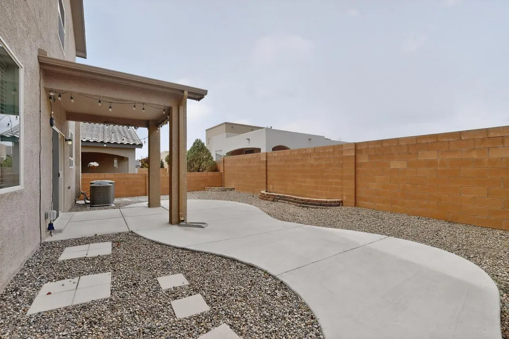 5909 Mafraq Ave NW, Albuquerque, NM 87114