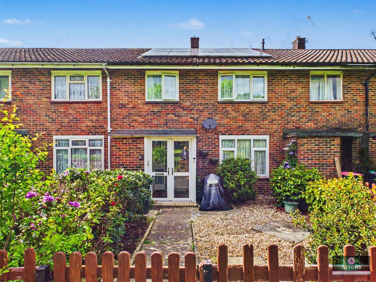 Cedar Close, Langley Green Image 1