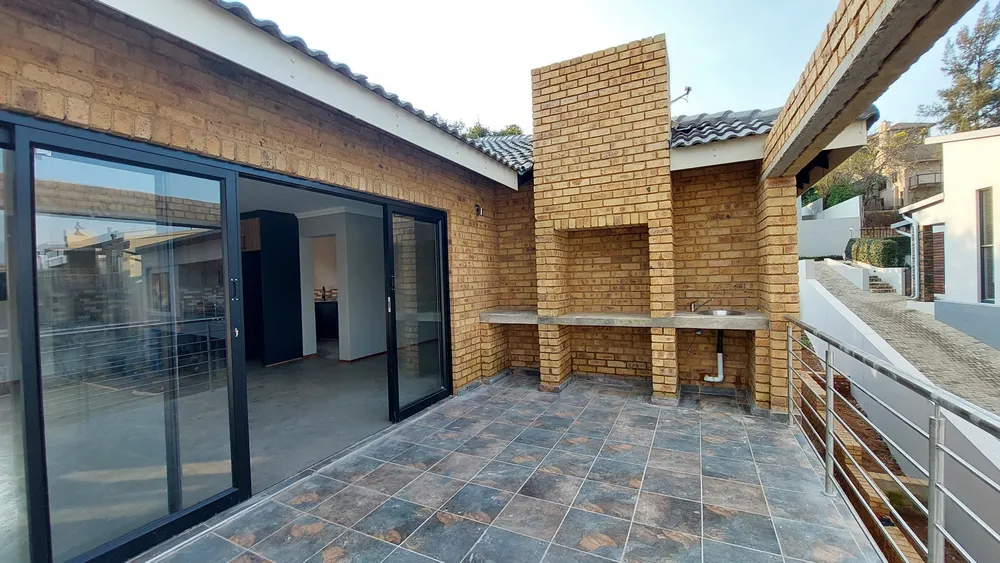 South Africa, North West, Magalies Golf Estate, Magalies River Club Street, 44B