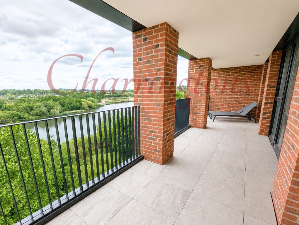 Modern 2-Bedroom, 2-Bathroom Apartment with Lake Views & Parking  Shearwater Drive, NW9 Image 14