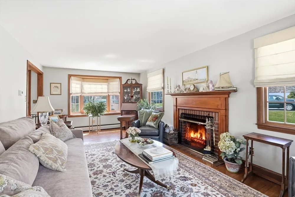 9 Doris Rd, Braintree, MA 02184