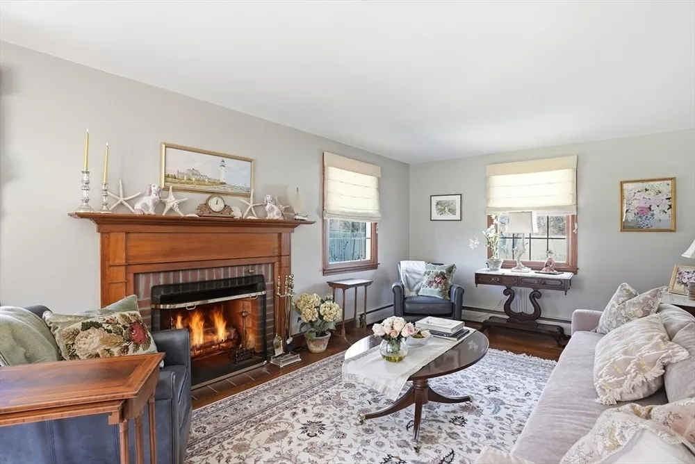9 Doris Rd, Braintree, MA 02184