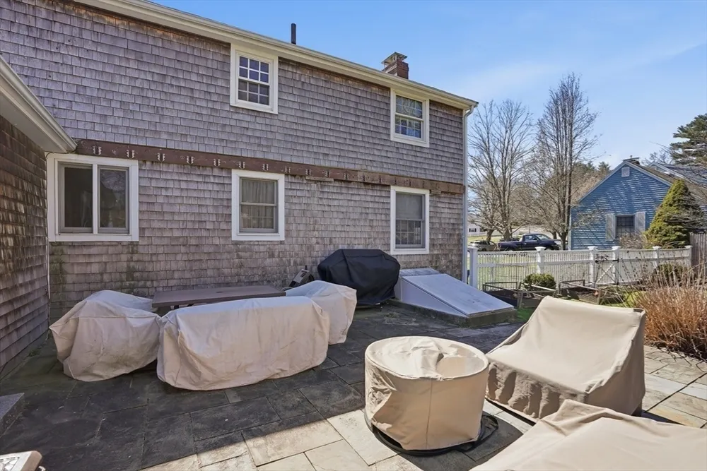 9 Doris Rd, Braintree, MA 02184