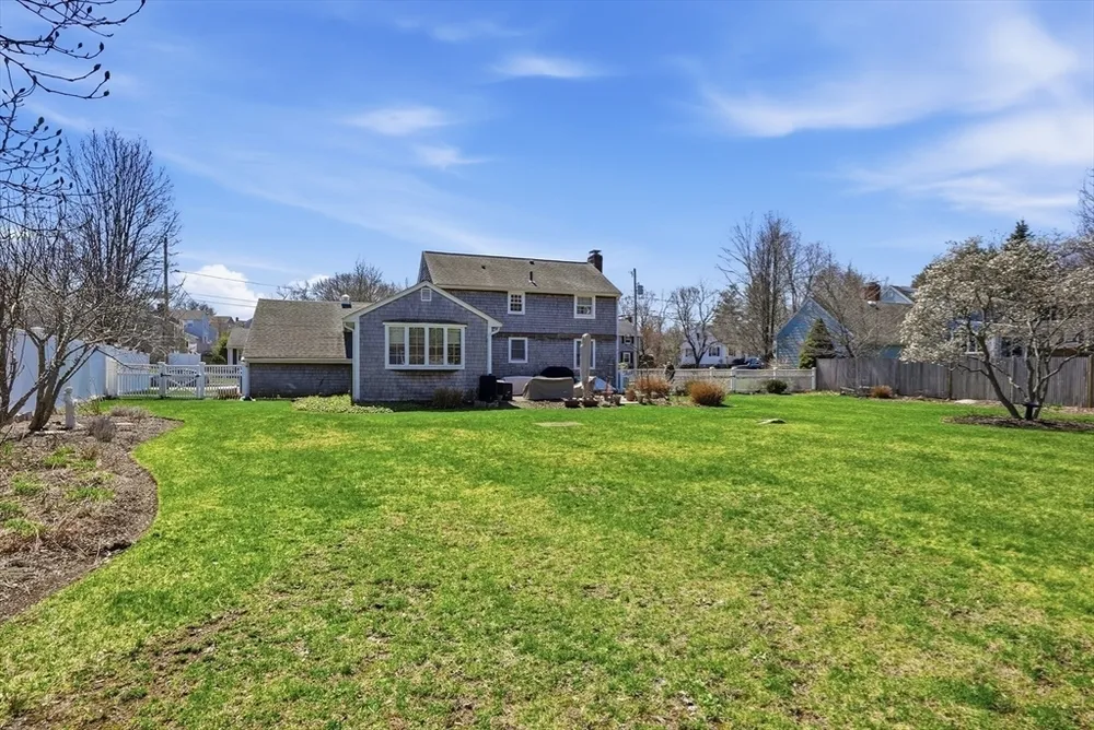 9 Doris Rd, Braintree, MA 02184