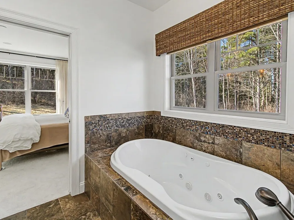 232 Colden Rd, Colchester, VT 05446